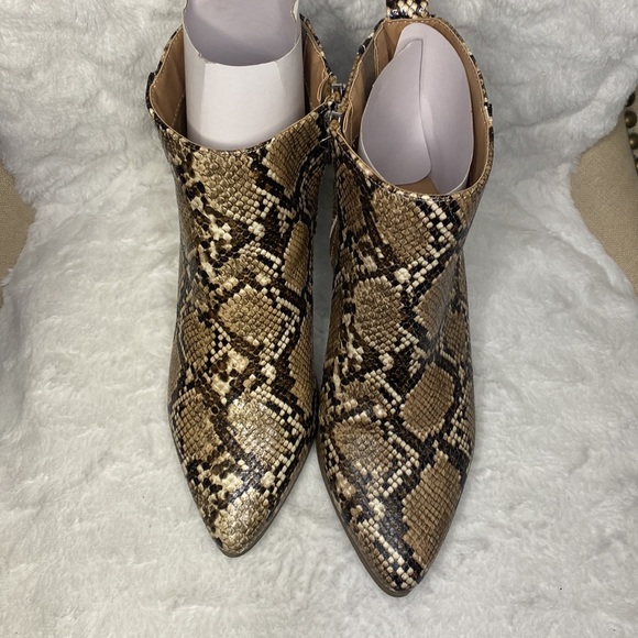 Snake Pattern Boots - Picture 3 of 6